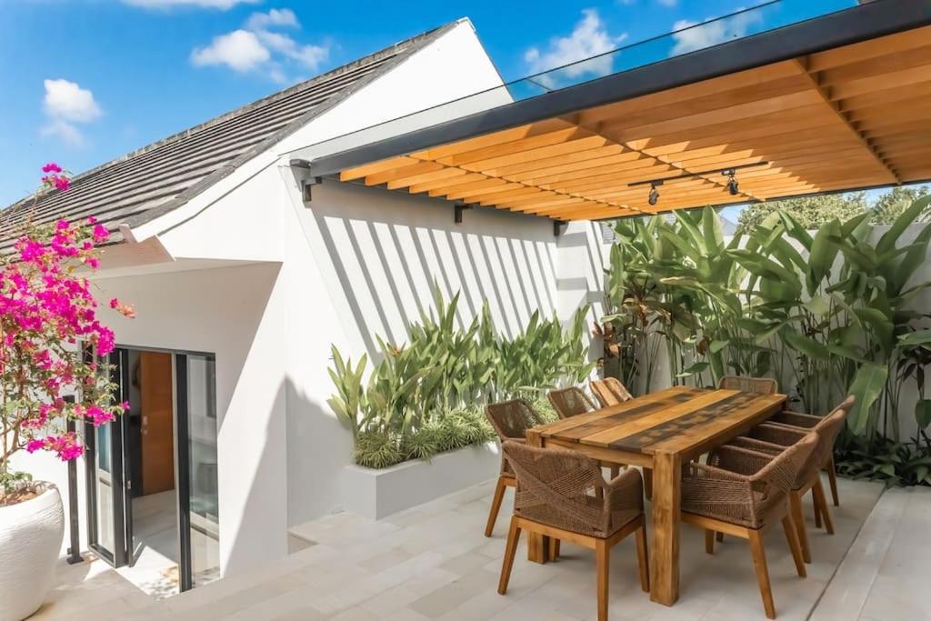 Villa Hakem Elegant And Modern 4 Bedrooms Villa Pool View Canggu Esterno foto